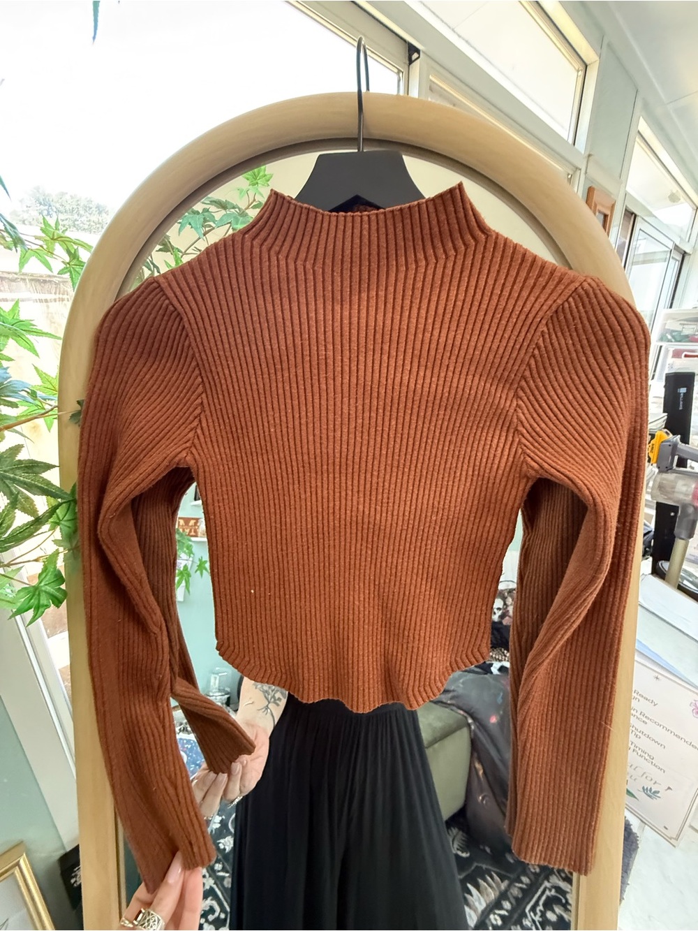 Ribbed Mock Neck Cropped Sweater - Brown